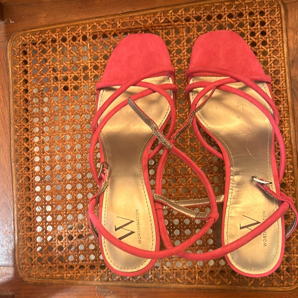 Cute pink black heels with straps, never been worn